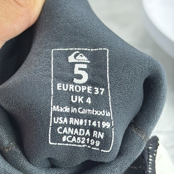 (C2)Quiksilver Syncro 3mm Black Neoprene Booties, size 5 women - Picture 9 of 16